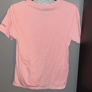 Cloumbia t-shirt